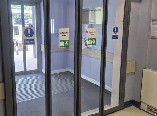 Record FTA 20 folding door at Wharfdale Hospital